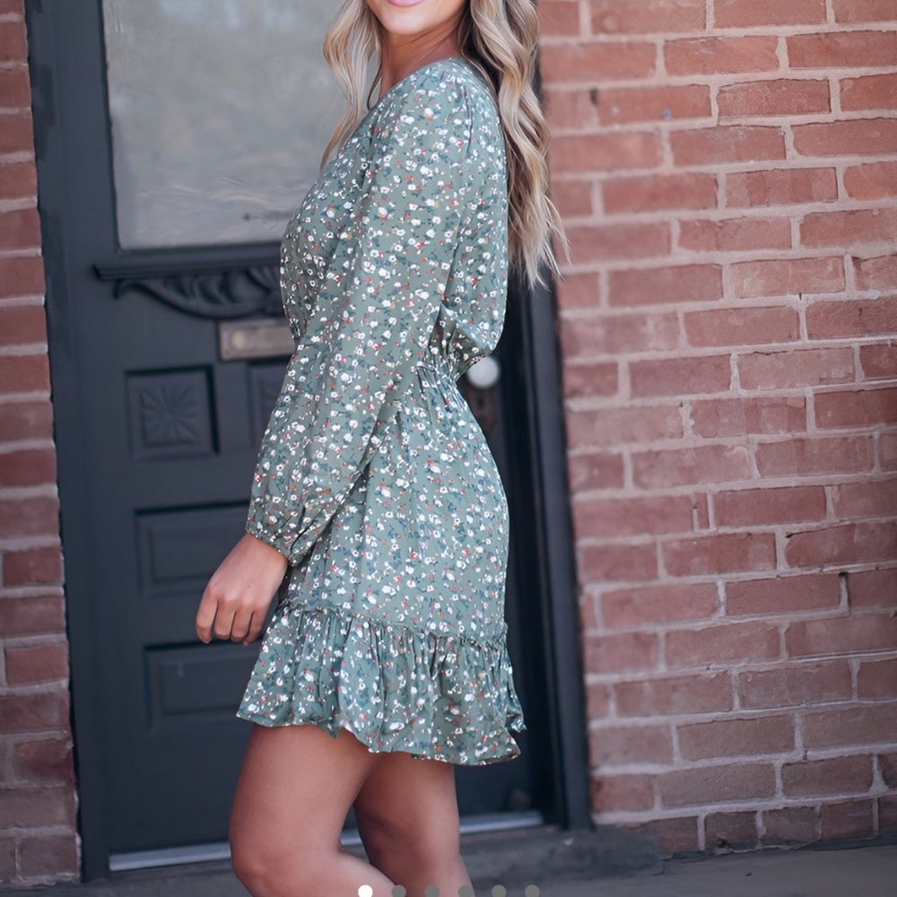 Fehrnvi dress - Cammy dress in floral olive, size L. Brand new, only tried on.